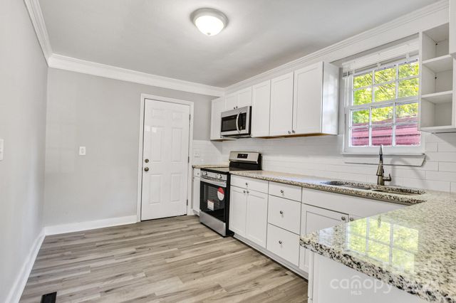 3637 Glenville Avenue, Charlotte, NC 28215