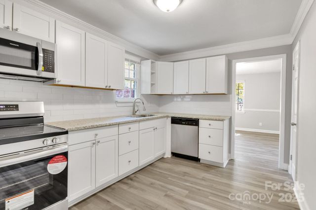 3637 Glenville Avenue, Charlotte, NC 28215