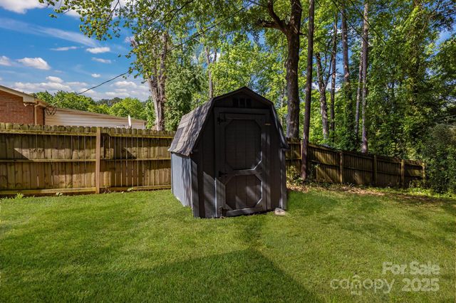 3637 Glenville Avenue, Charlotte, NC 28215