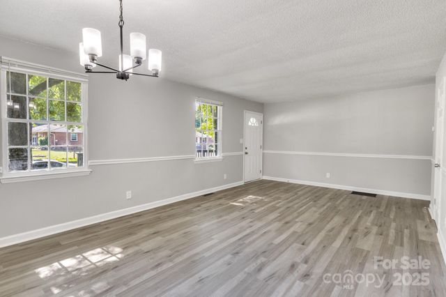 3637 Glenville Avenue, Charlotte, NC 28215