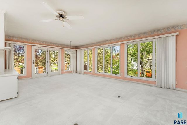 1101 S Western Ave, Sioux Falls, SD 57105