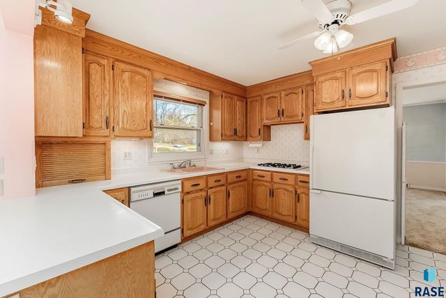 1101 S Western Ave, Sioux Falls, SD 57105