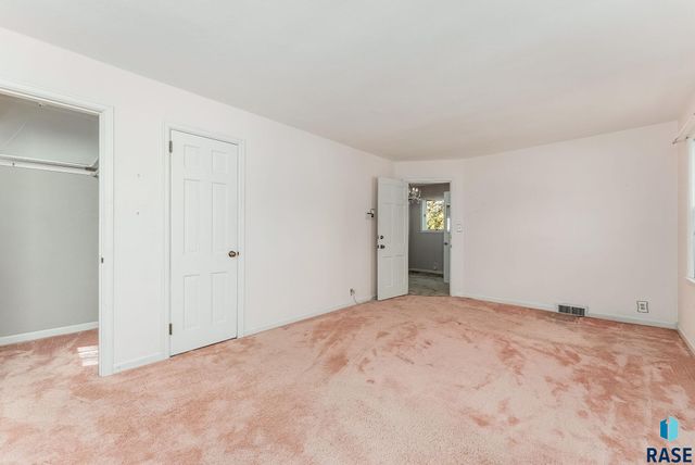 1101 S Western Ave, Sioux Falls, SD 57105