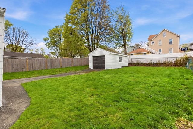 51 Laurel St, Lynn, MA 01905