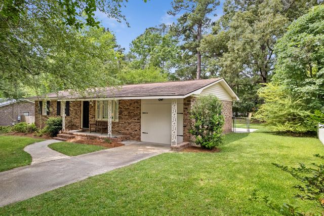 411 Forest Circle, Summerville, SC 29483