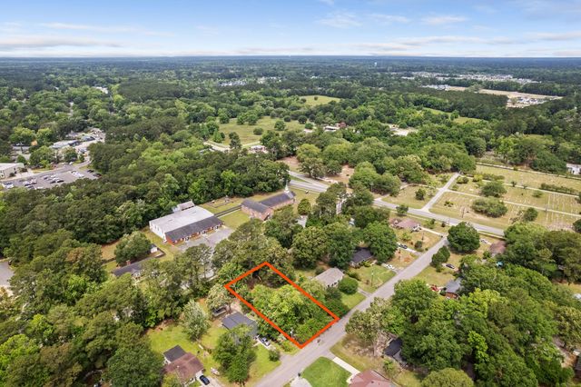 411 Forest Circle, Summerville, SC 29483