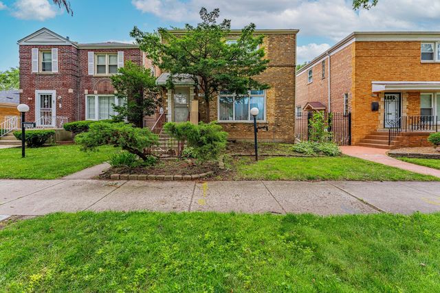 8238 S Prairie Avenue, Chicago, IL 60619