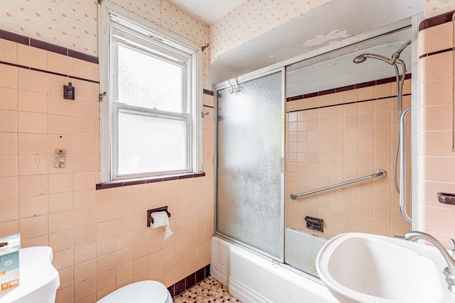 8238 S Prairie Avenue, Chicago, IL 60619