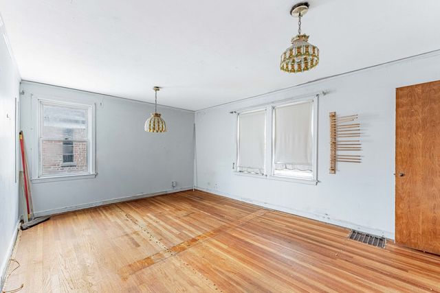 8238 S Prairie Avenue, Chicago, IL 60619