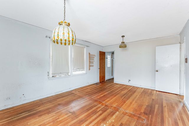 8238 S Prairie Avenue, Chicago, IL 60619