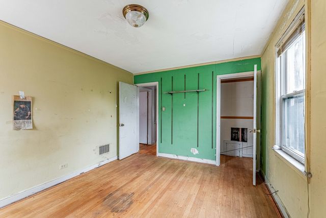 8238 S Prairie Avenue, Chicago, IL 60619
