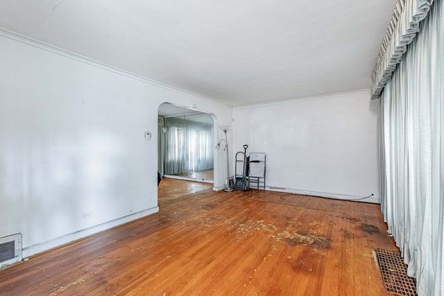 8238 S Prairie Avenue, Chicago, IL 60619