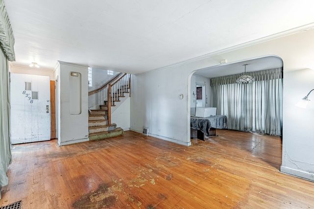 8238 S Prairie Avenue, Chicago, IL 60619