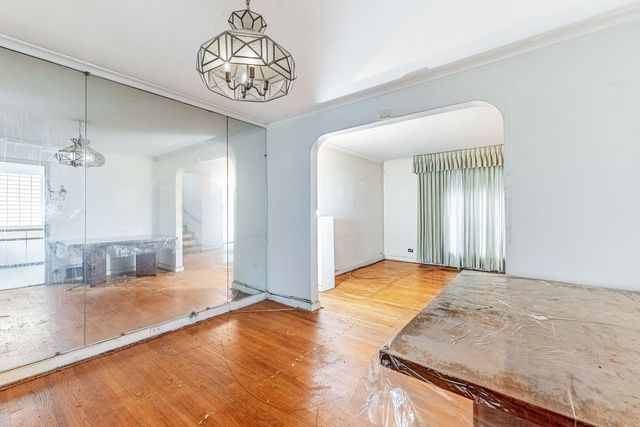 8238 S Prairie Avenue, Chicago, IL 60619
