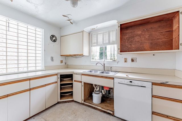 8238 S Prairie Avenue, Chicago, IL 60619