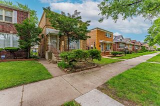 8238 S Prairie Avenue, Chicago, IL 60619