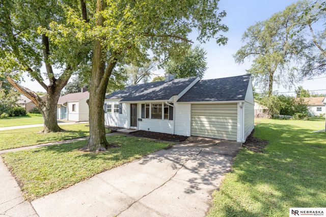 2127 Hickory Lane, Fremont, NE 68025