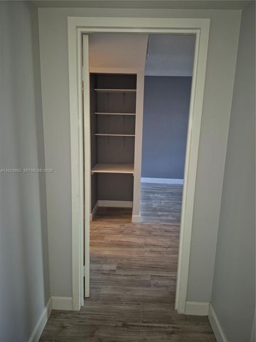16565 NE 26th Ave 2E, North Miami Beach, FL 33160