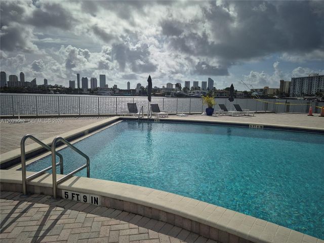 16565 NE 26th Ave 2E, North Miami Beach, FL 33160