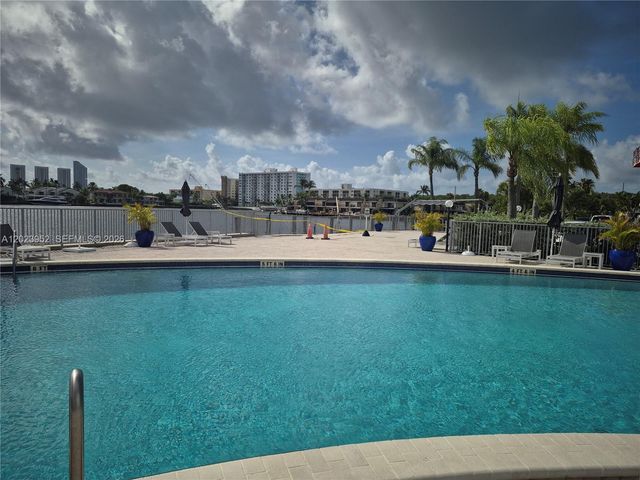 16565 NE 26th Ave 2E, North Miami Beach, FL 33160