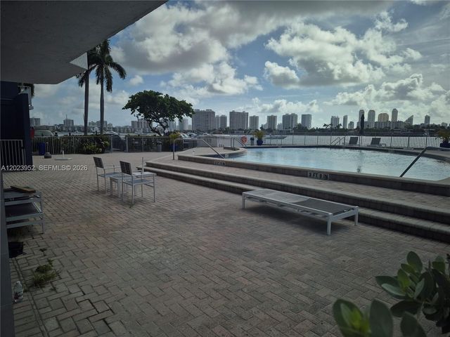 16565 NE 26th Ave 2E, North Miami Beach, FL 33160