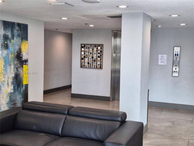 16565 NE 26th Ave 2E, North Miami Beach, FL 33160