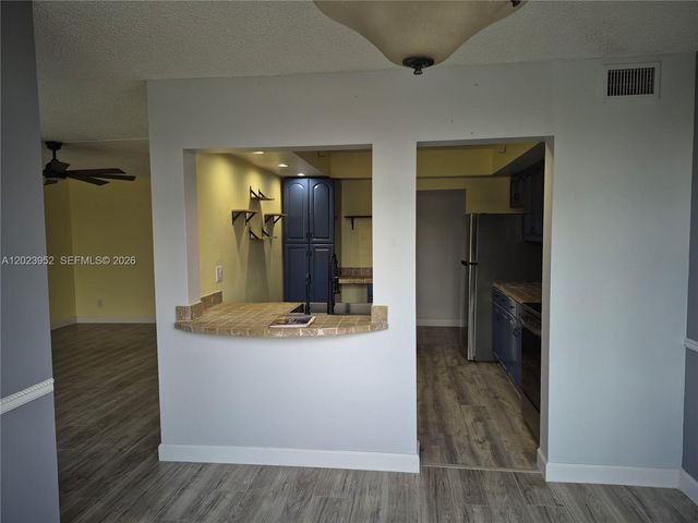 16565 NE 26th Ave 2E, North Miami Beach, FL 33160