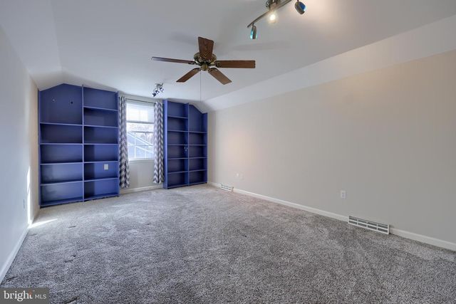 120 SWITH CT, York, PA 17404