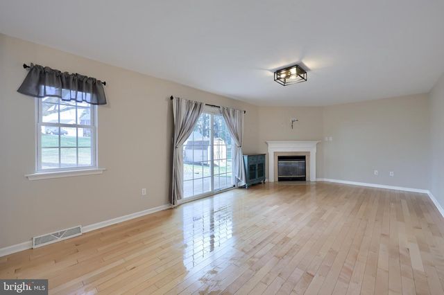 120 SWITH CT, York, PA 17404