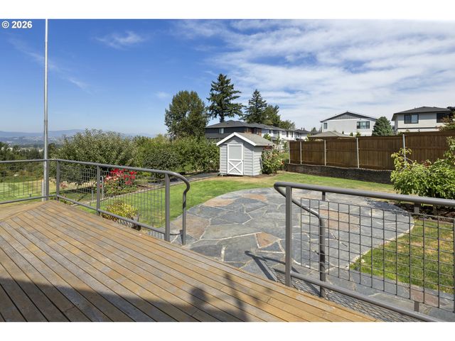1747 Sw MONTMORE Way, Troutdale, OR 97060