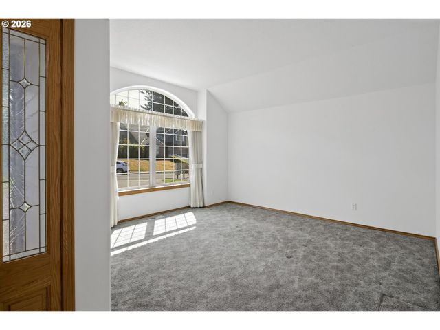 1747 Sw MONTMORE Way, Troutdale, OR 97060