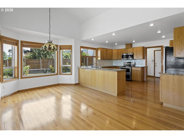 1747 Sw MONTMORE Way, Troutdale, OR 97060