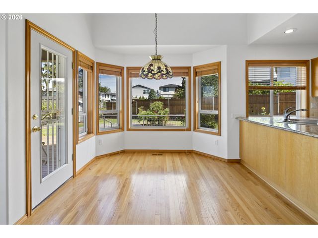 1747 Sw MONTMORE Way, Troutdale, OR 97060