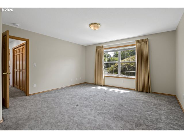 1747 Sw MONTMORE Way, Troutdale, OR 97060