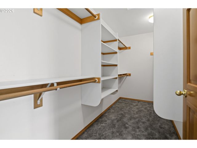 1747 Sw MONTMORE Way, Troutdale, OR 97060