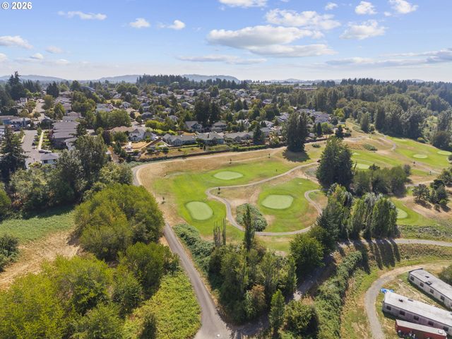 1747 Sw MONTMORE Way, Troutdale, OR 97060