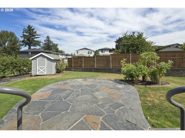 1747 Sw MONTMORE Way, Troutdale, OR 97060