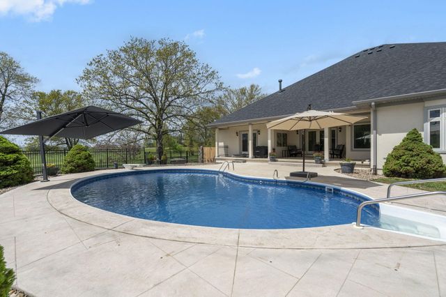 1476 Highway 32, Bolivar, MO 65613