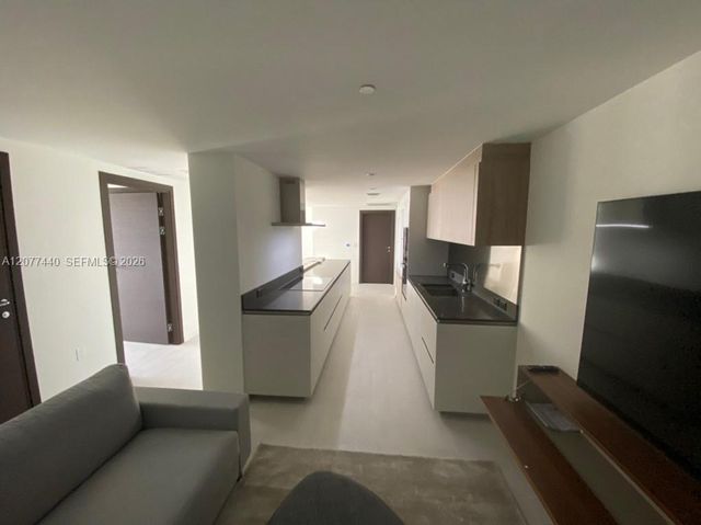 1000 Brickell Plaza 4506, Miami, FL 33131