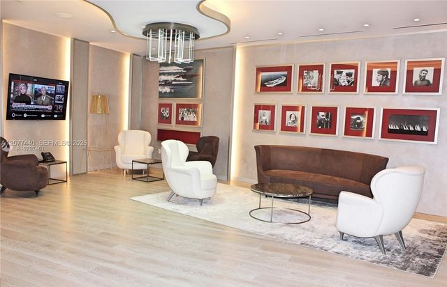 1000 Brickell Plaza 4506, Miami, FL 33131