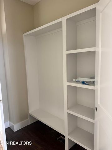 5929 John Drive, Greenback, TN 37742