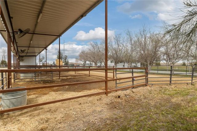 28106 Highway 119, Taft, CA 93268