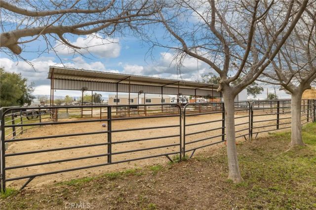 28106 Highway 119, Taft, CA 93268