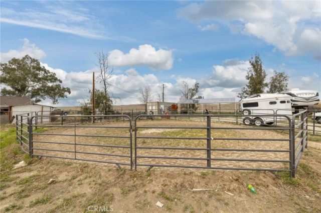 28106 Highway 119, Taft, CA 93268
