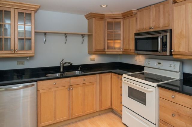 7320 Dixon Street 303, Forest Park, IL 60130