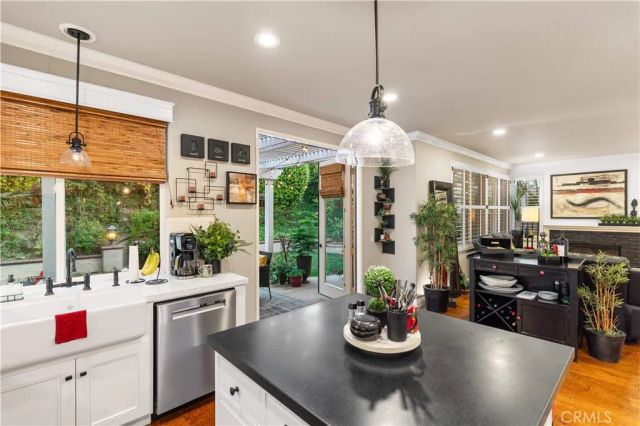 66 Montrose, Irvine, CA 92620