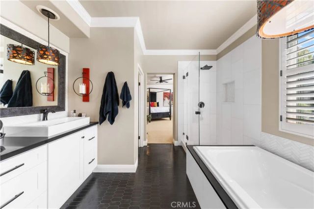 66 Montrose, Irvine, CA 92620