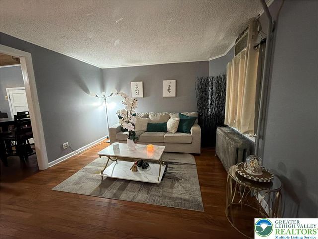213 2nd Street, Catasauqua Boro, PA 18032