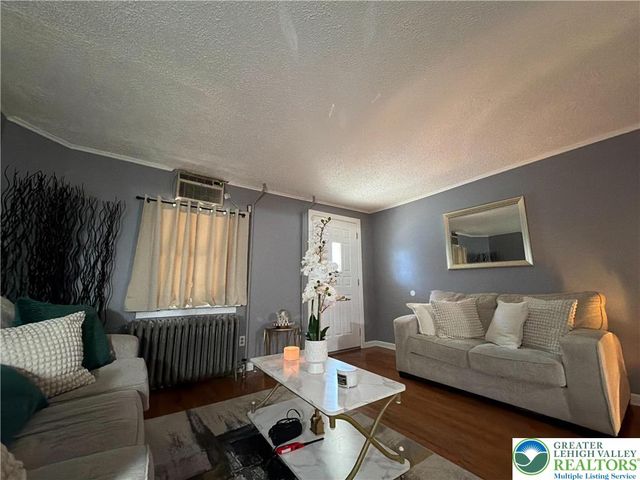213 2nd Street, Catasauqua Boro, PA 18032