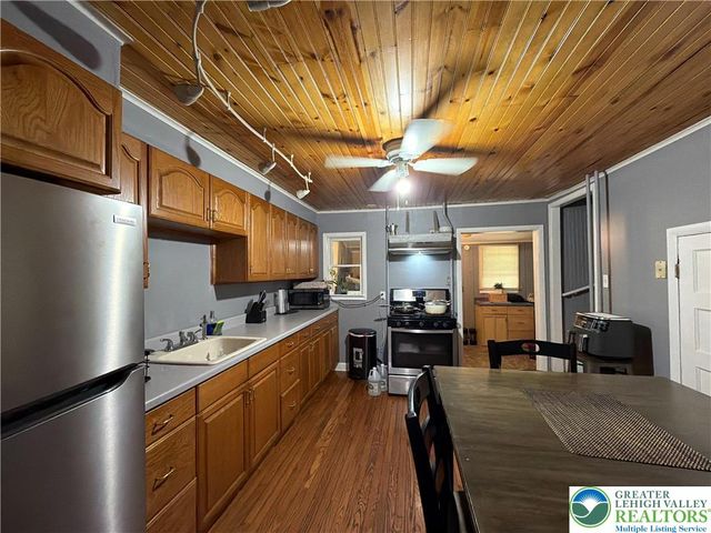 213 2nd Street, Catasauqua Boro, PA 18032